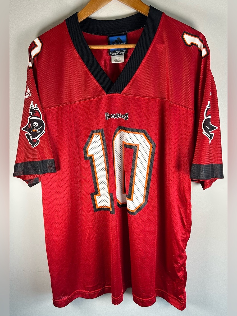 Vintage Team Adidas Tampa Bay Buccaneers NFL Jersey Size XL Shaun King #10 Red